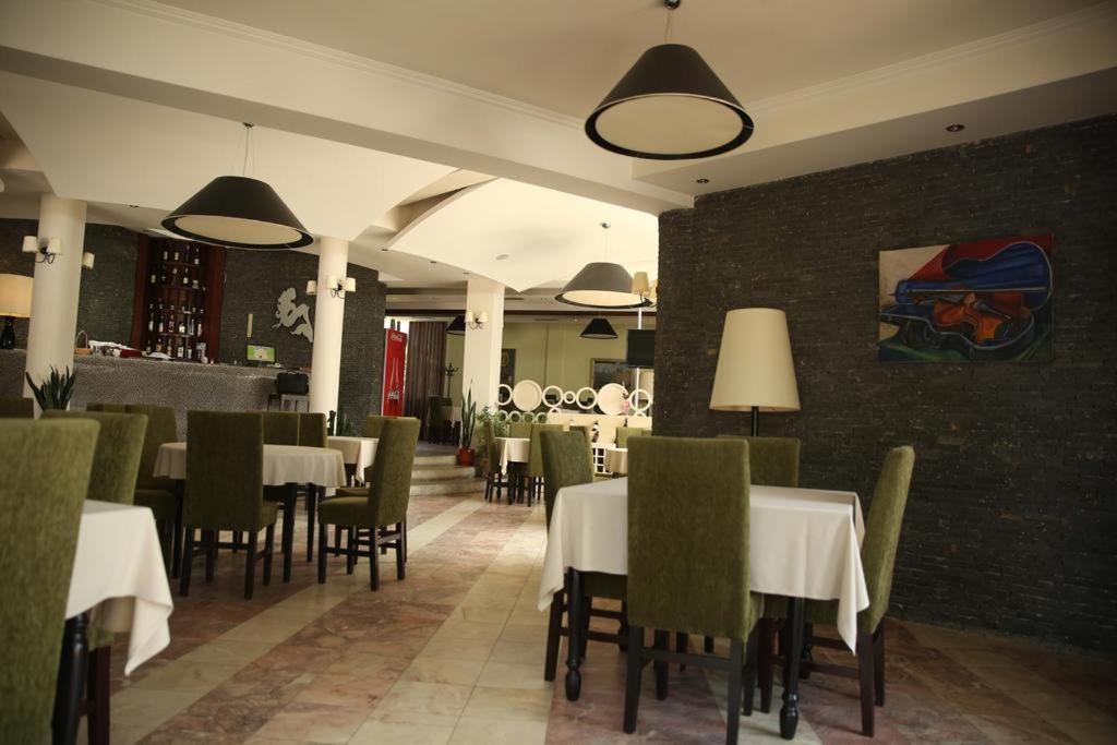 Sirena Hotel Tushemisht Extérieur photo