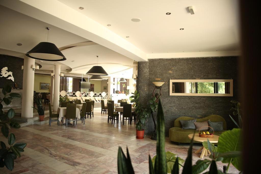 Sirena Hotel Tushemisht Extérieur photo