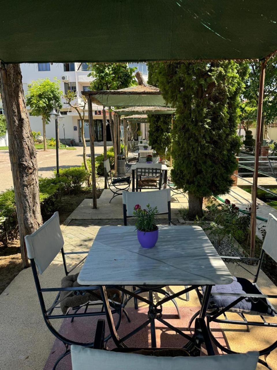 Sirena Hotel Tushemisht Extérieur photo