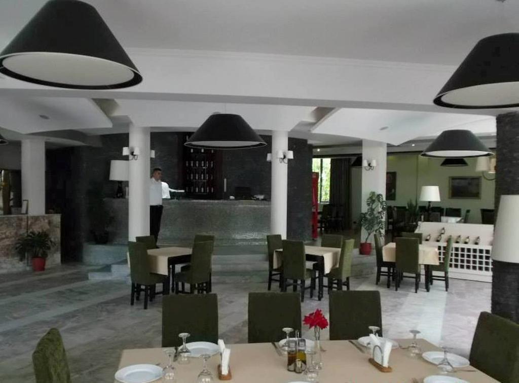Sirena Hotel Tushemisht Extérieur photo