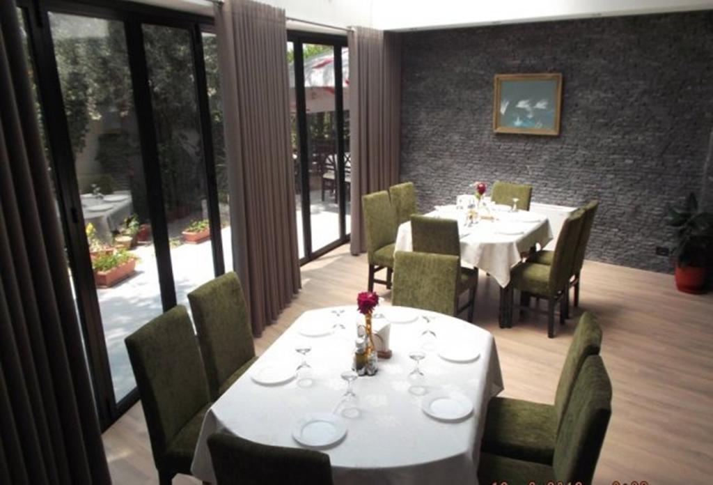 Sirena Hotel Tushemisht Extérieur photo