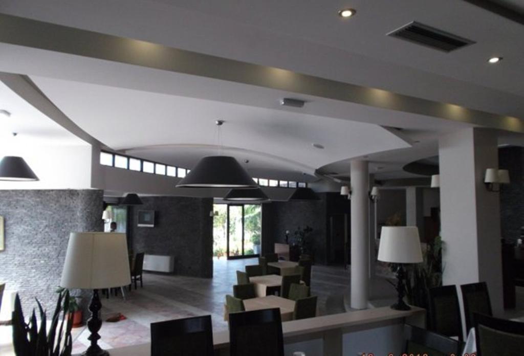 Sirena Hotel Tushemisht Extérieur photo