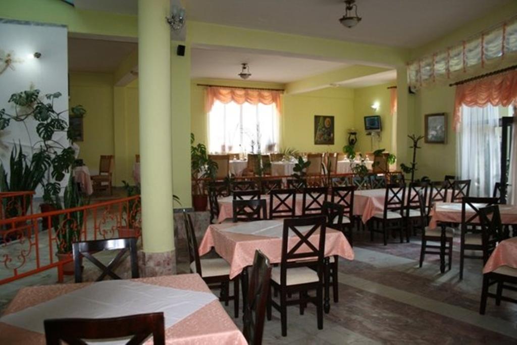 Sirena Hotel Tushemisht Extérieur photo
